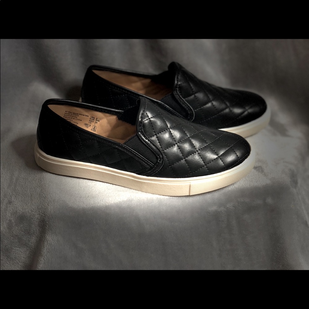 Available again! Woman’s Slip On Loafer Sneakers Size 9